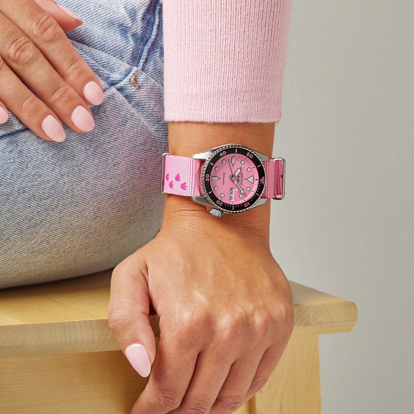 Seiko 5 Sports x Pink Panther SRPM07K1