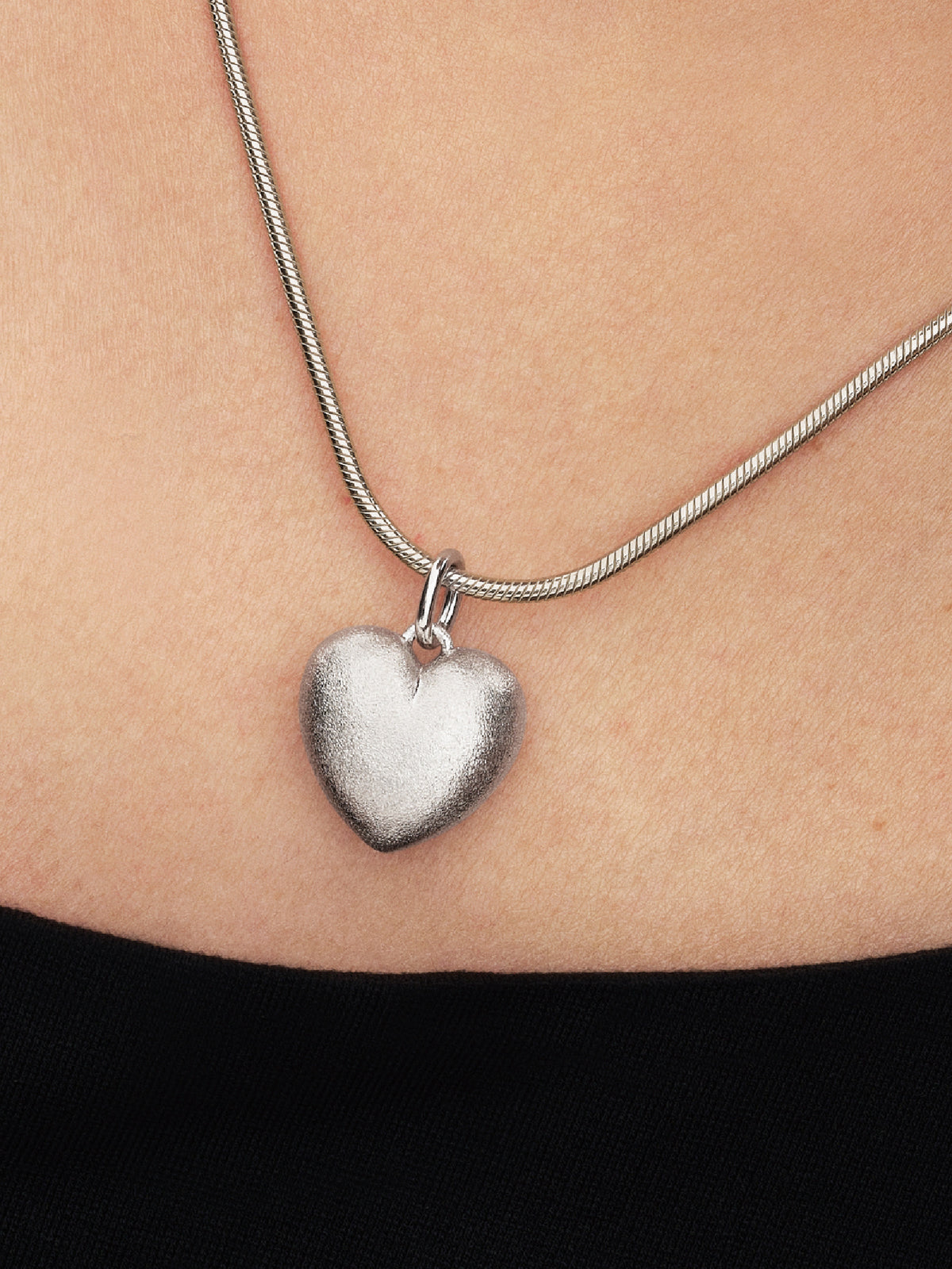 Pandora Mat Gezwollen Hart Hangende Bedel 734908C00
