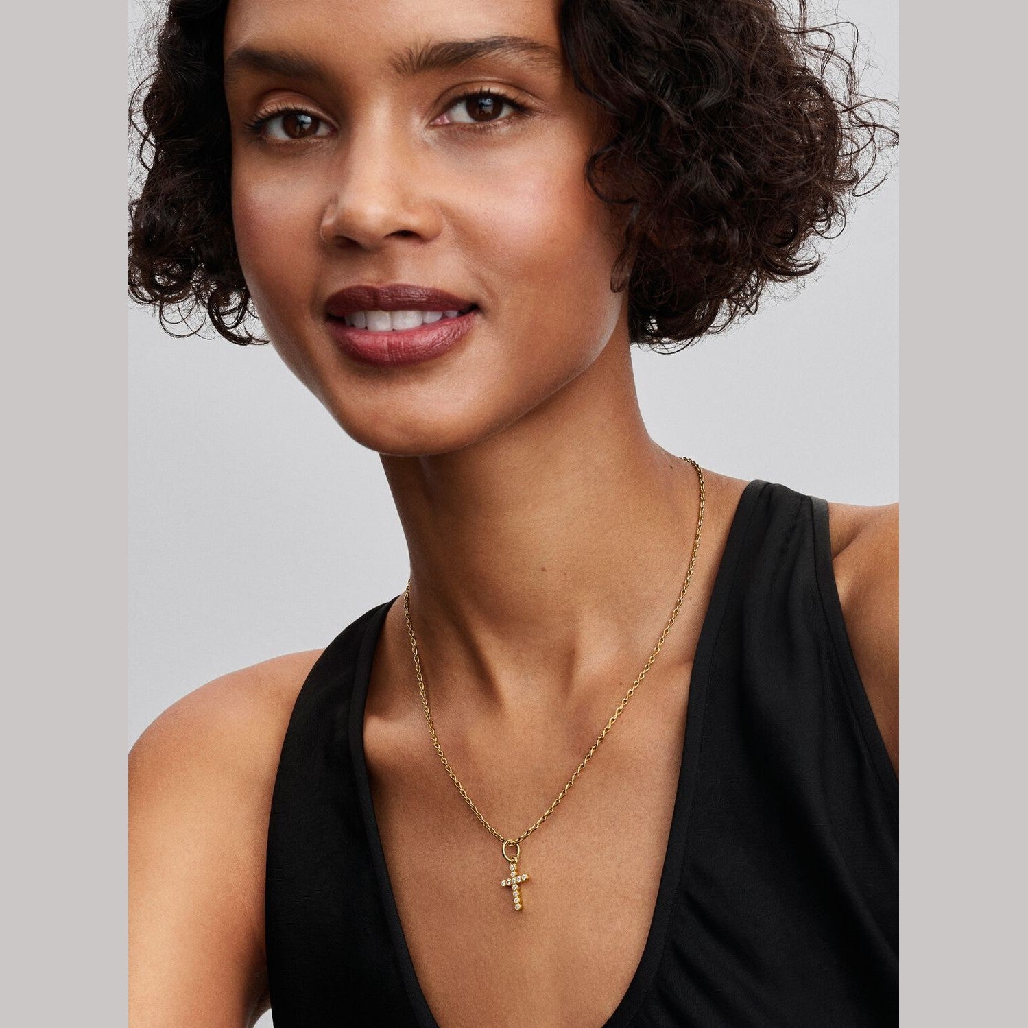 Pandora Bedel Kruis 764063C01