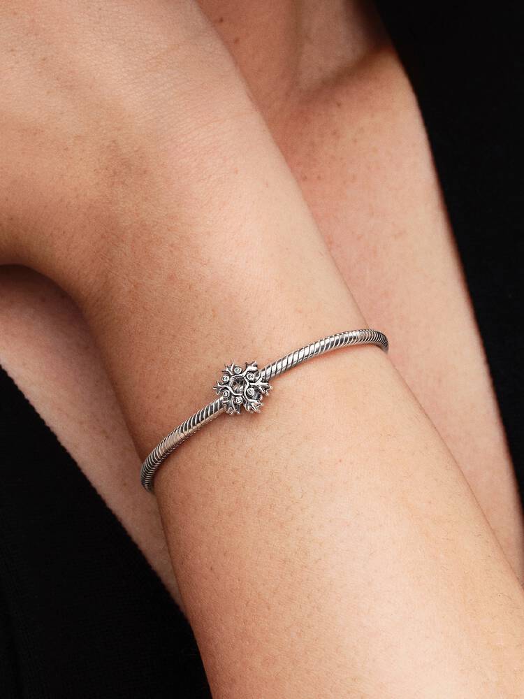 Pandora Bedel Sneeuwvlok 794249C01