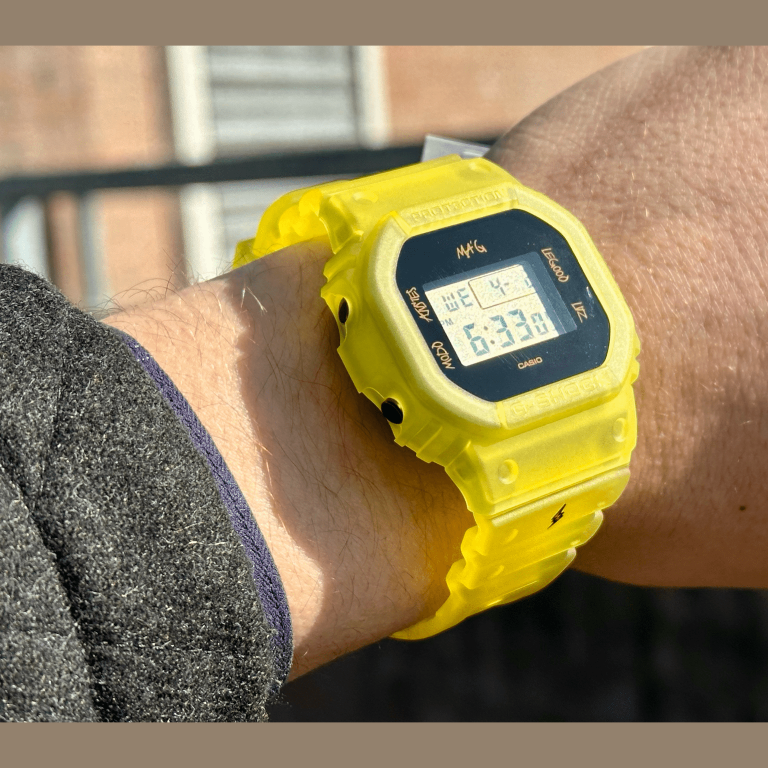 Casio G - Shock DWE - 5600JB - 1A9ER