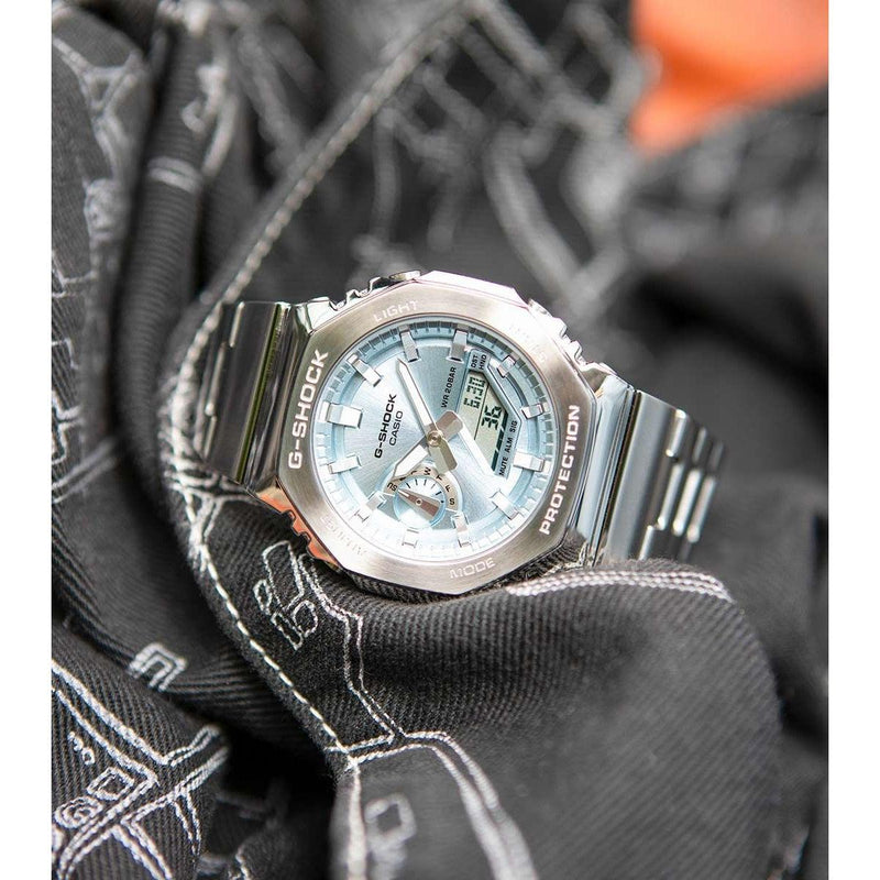 Casio G - Shock GM - 2110D - 2AER