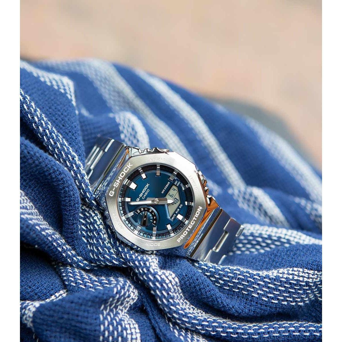 Casio G - Shock GM - 2110D - 2BER