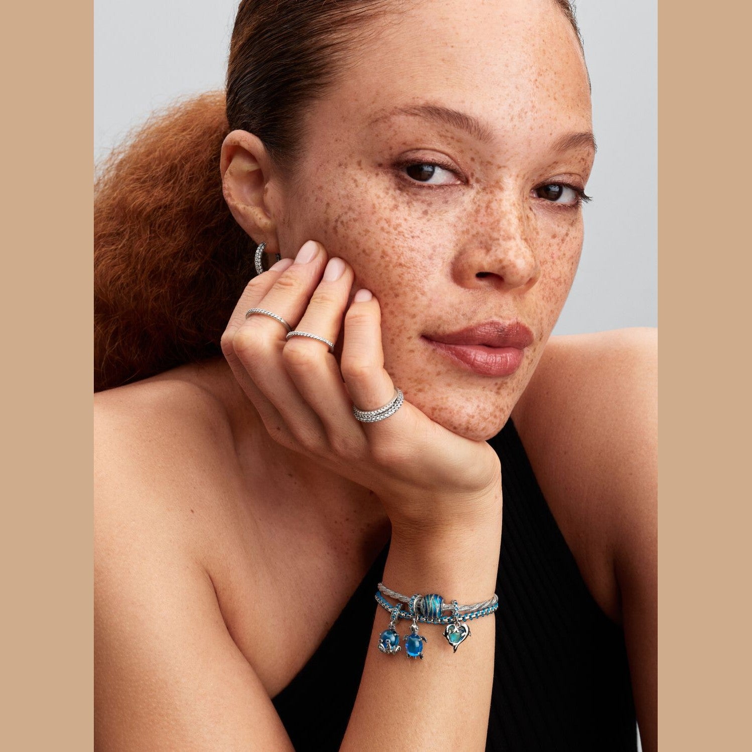 Pandora Bedel Blauwe Muranoglas Dolfijnen 793924C01 - Juwelier van Dam