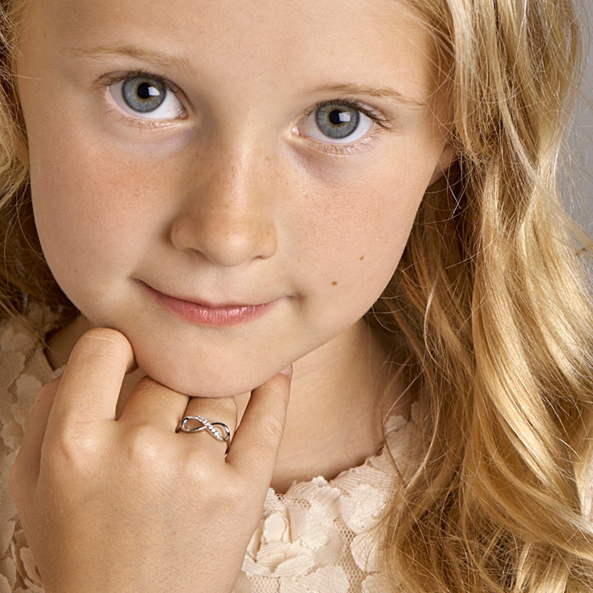 vDam Ring Infinity Zirkonia Zilver Gerhodineerd 1325095 Maat 16