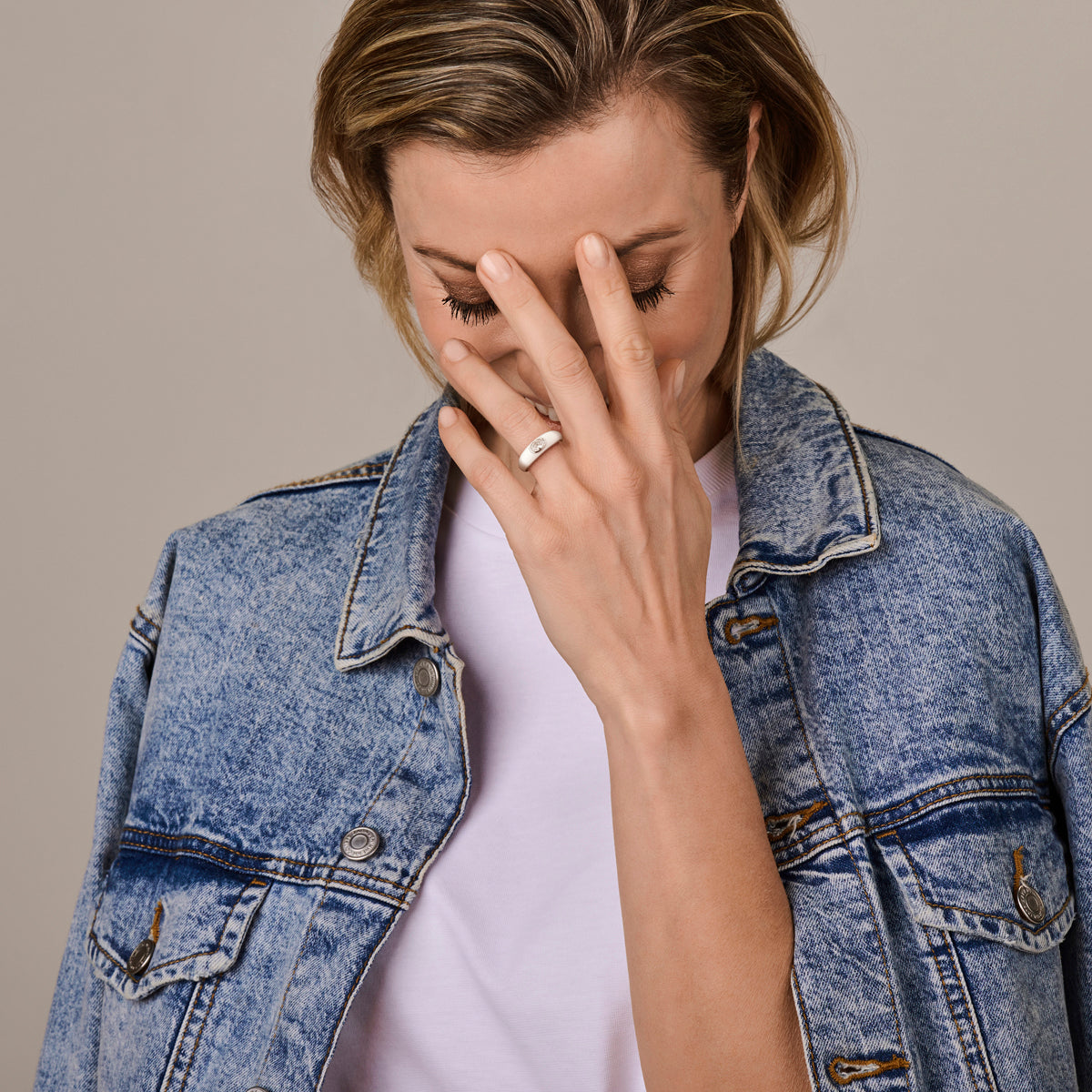 vDam Ring Wit Emaille En Zirkonia Zilver Gerhodineerd 1339928 Maat 16½