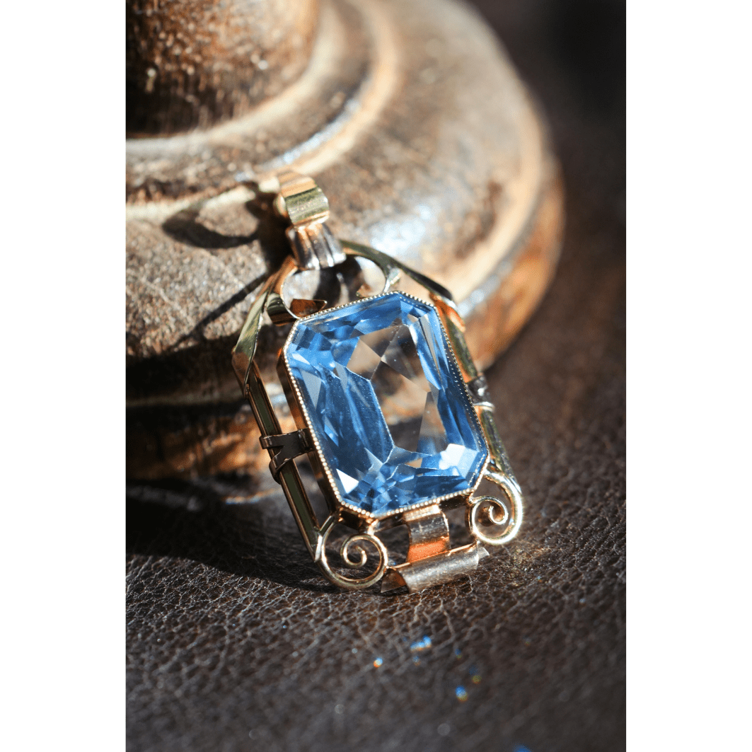 vDam Vintage Gouden Hanger met Blauwe Topaas 001